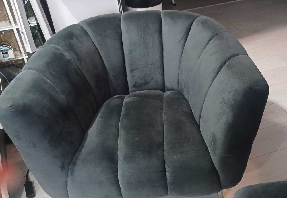 Sofa e Poltrona moderno em bom estado