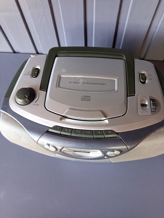 Radiomagnetofon z Cd - Philips Az1003 .