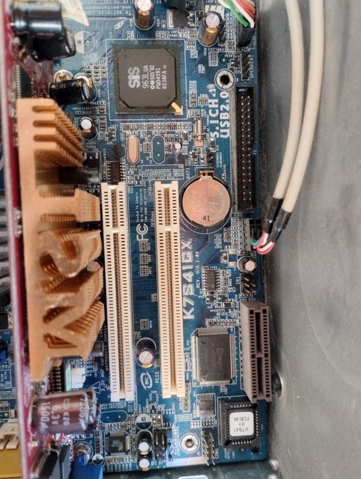 Computador torre antigo usado para peças439378045305497603