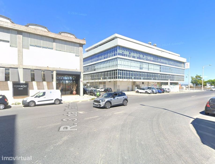 Armazém “Last Mile” em Lisboa com 1024m2