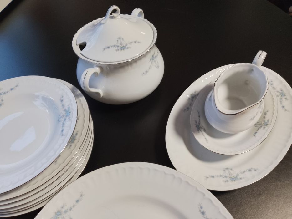 Porcelanowy zestaw obiadowy sygnowany Bogucice