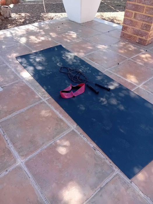 Pack Iniciante Fitness – Banda elástica, Colchão, Ab Wheel e Corda