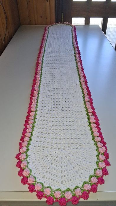 Pano de mesa em crochê