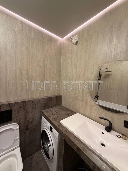 Продам 1,5 кімн. квартиру 43 м² у ЖК KRONA house, Ужгород, 9/9 пов. Забронюй зараз!