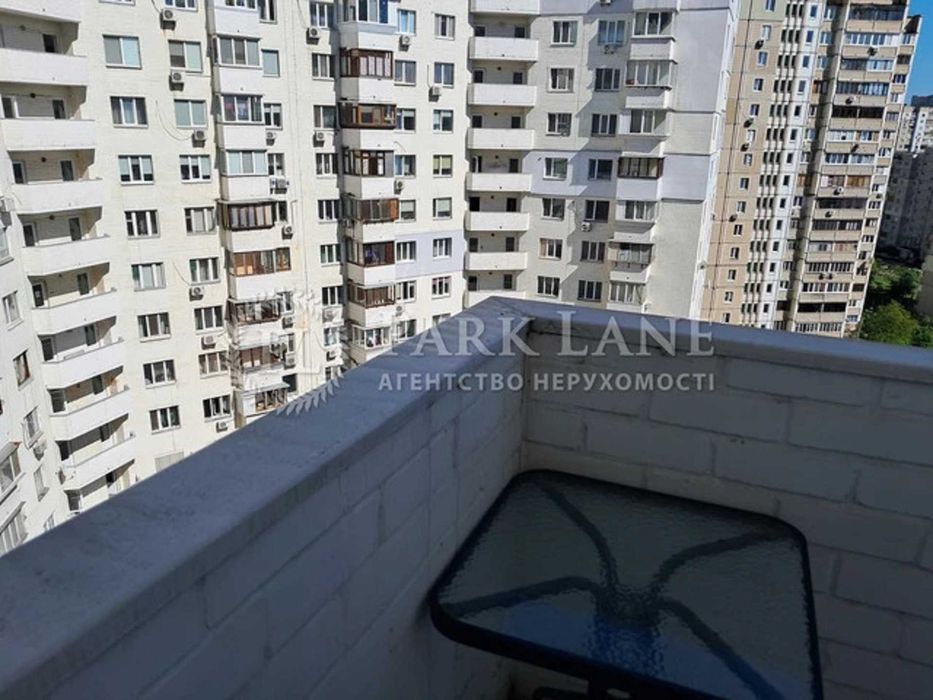 1 кімнатна пр.Бажана 24/1