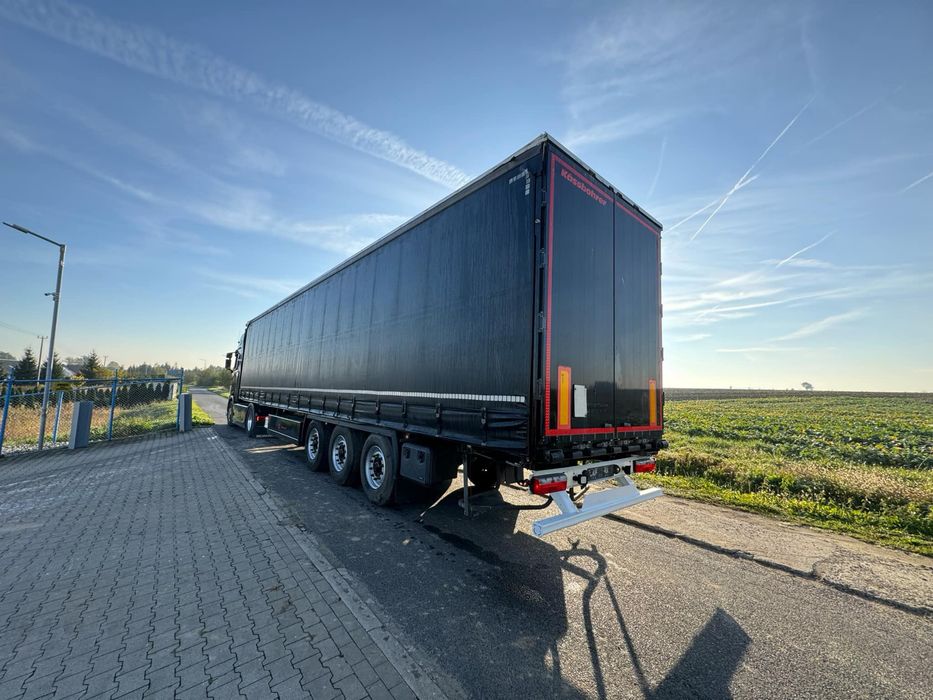 Naczepa firanka Kässbohrer