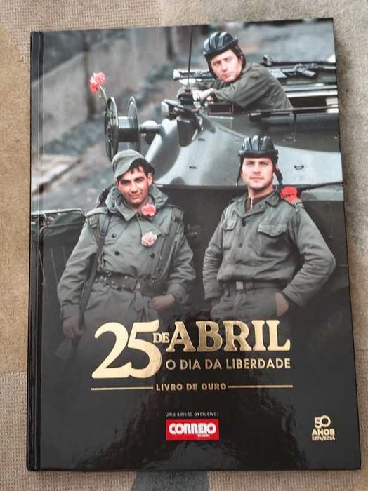Lote de Livros (Livro de Ouro - 25 Abril O Dia da Liberdade)