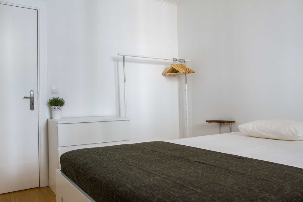 Quarto para arrendar - Entrecampos