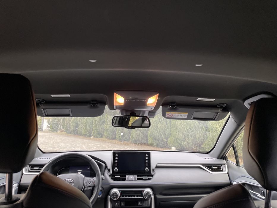 Продам автоToyota RAV4 HYBRID ОФІЦІАЛ