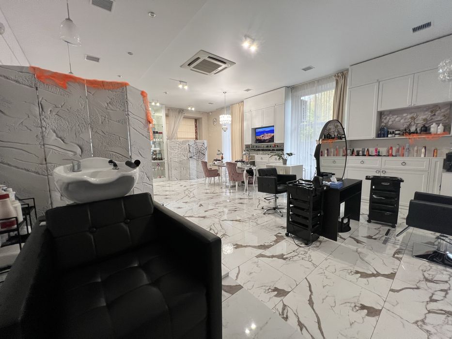 Оренда приміщення (фасад новобудови)