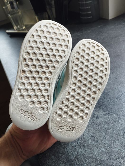 Sprzedam trampki Adidas nr 25