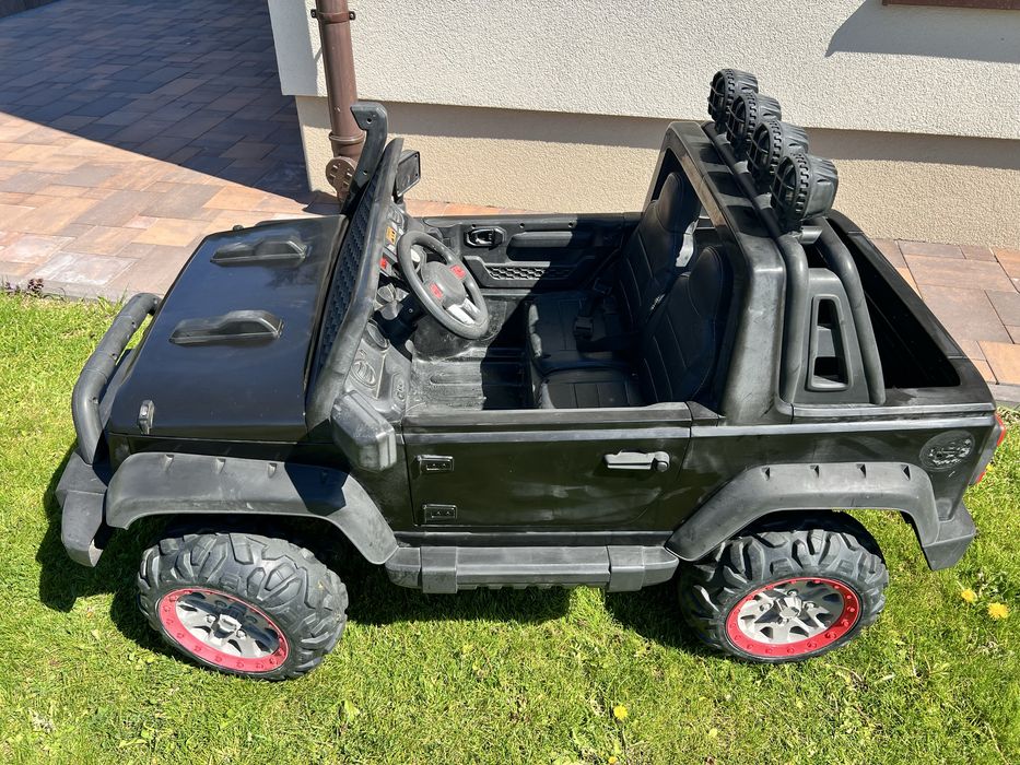 Autko na alumlator 4x4