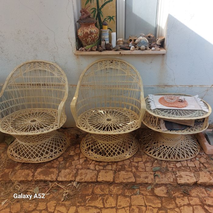 Cadeiras com mesa externo ou interno