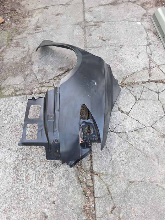 Заднє ліве крило Tesla Model S