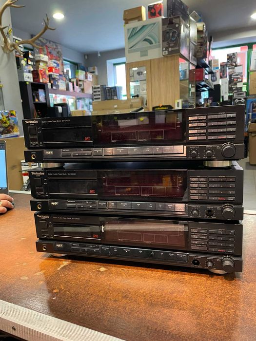 Magnetofony cyfrowe 3szt Technics SV-D1000
