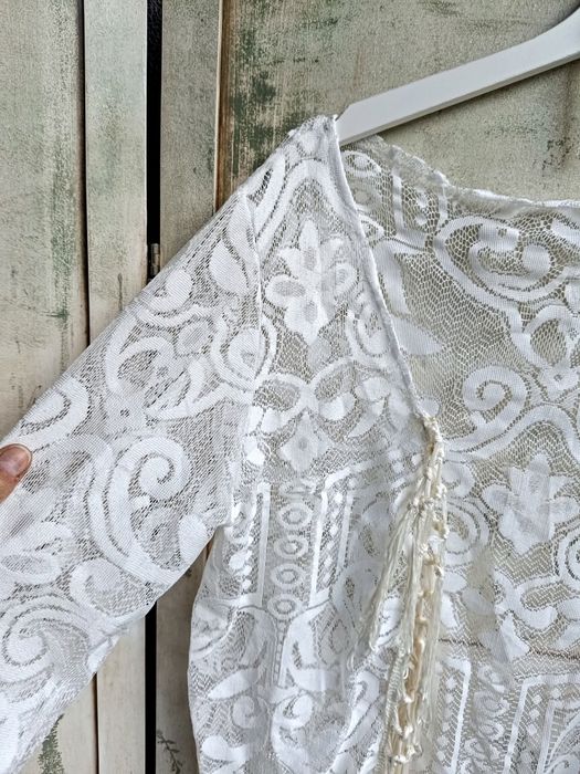 Narzutka koronkowa bohoz frędzlami kimono plażowe z firanki makrama chwosty biust 56x2 M L