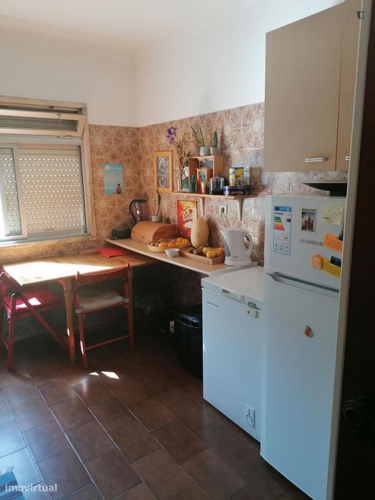 Quarto - localizado em Benfica Lisbon