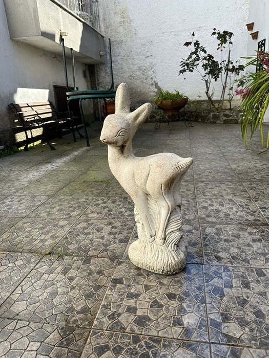 Estátua Veado Grande em Pedra