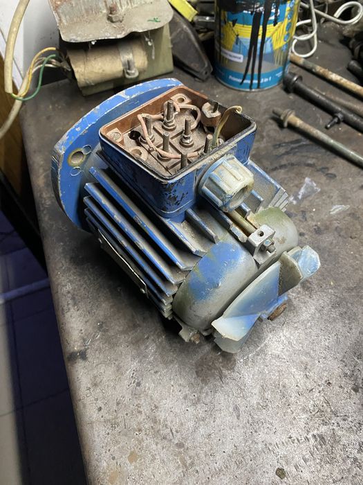 Єл.двигун 250 Вт 1380 об/хв