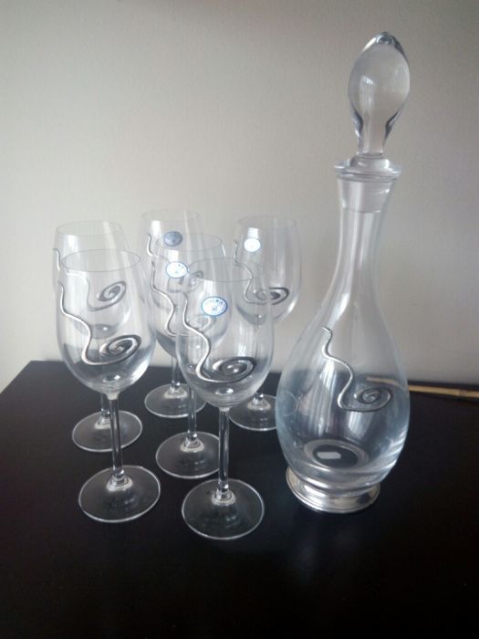 Conjunto copos e garrafa de cristal