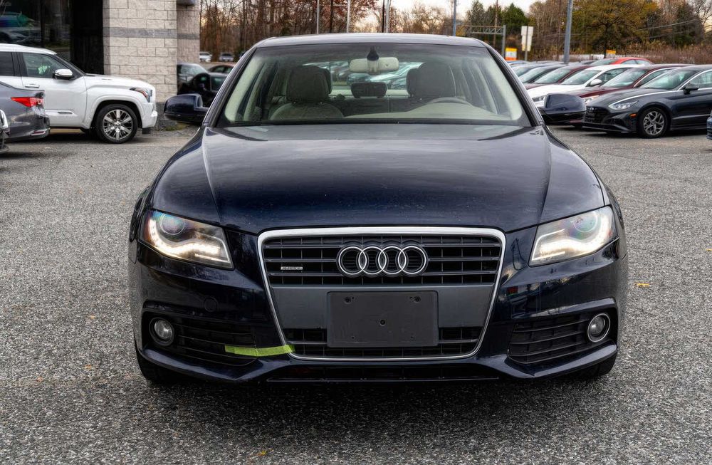 Audi A4 2.0T Premium Plus      2011