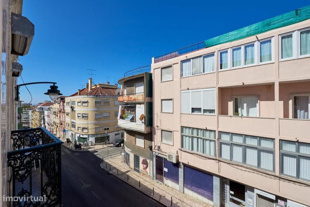 Quarto - localizado em Penha de França Lisbon