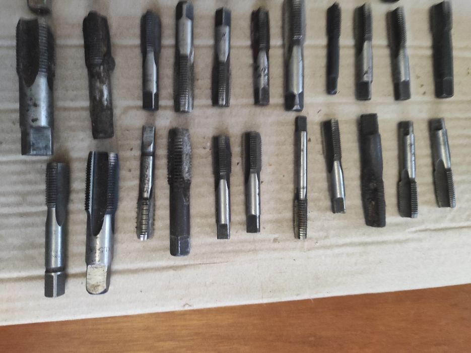 Метчики слесарные