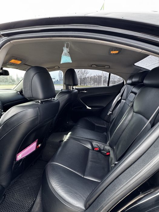 Продам lexus is 250 2008