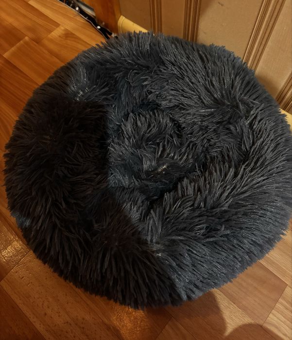 Лежанка для кота невелика