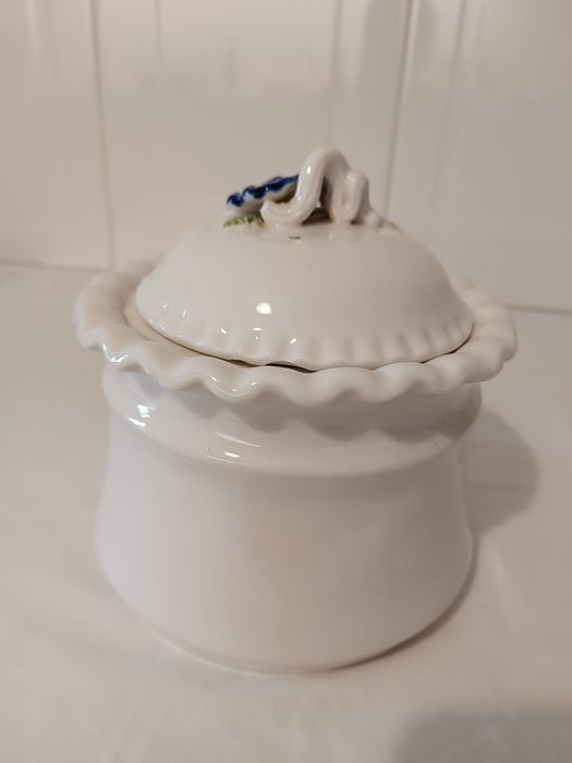 Biscoiteira grande. Terrina Porcelana Antiga.