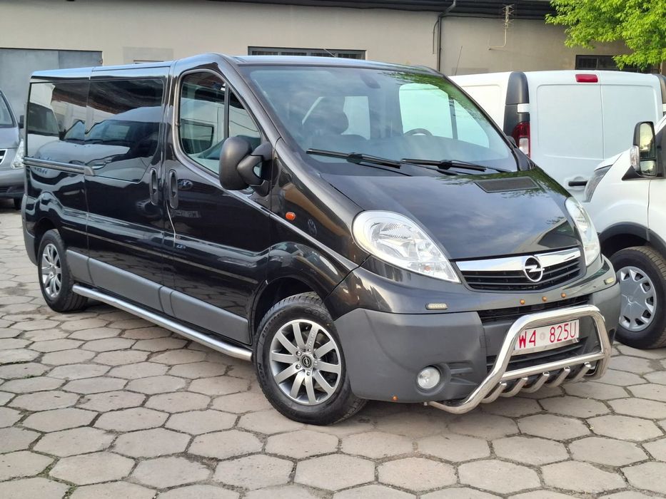 Opel Vivaro 2010 LONG DUBEL KABINA 5osobowy 2.5CDTI 150KM  potwierdzony przebieg