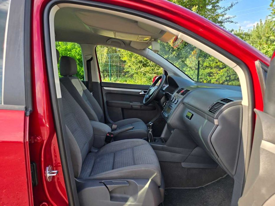 Продам Volkswagen Touran 2003. Можна в розстрочку, під викуп.