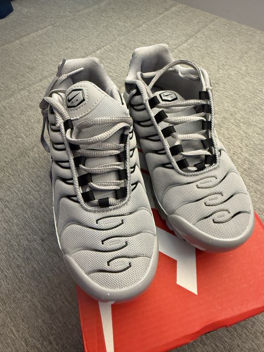 sapatilhas nunca usadas Tn nike