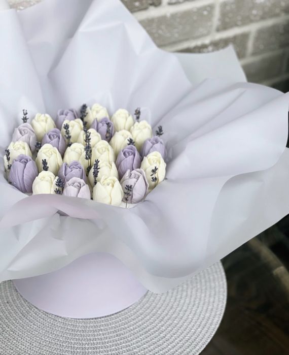 Шоколадні букети шоколадні тюльпани квіти з шоколаду шоколадные букеты