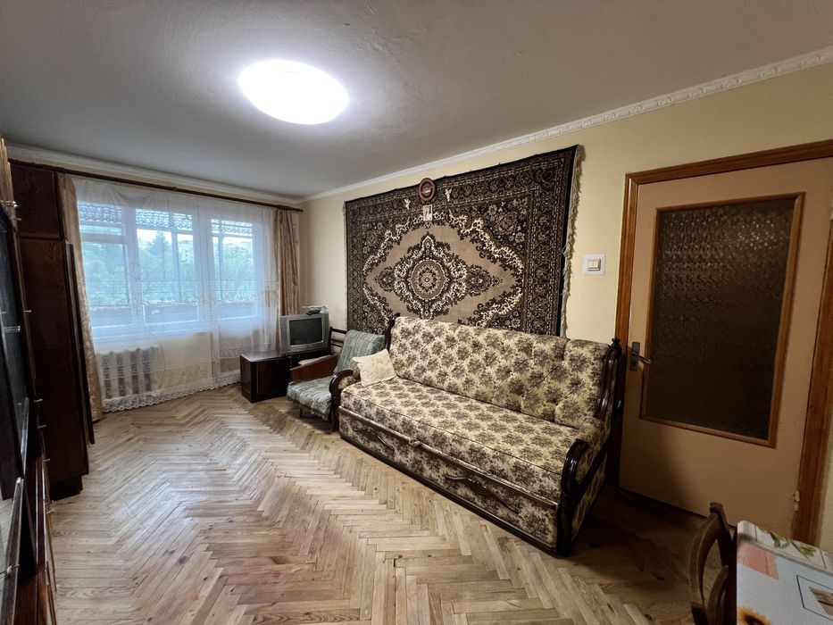 Продається 3-кімнатна квартира чеського планування на вул. Науковій