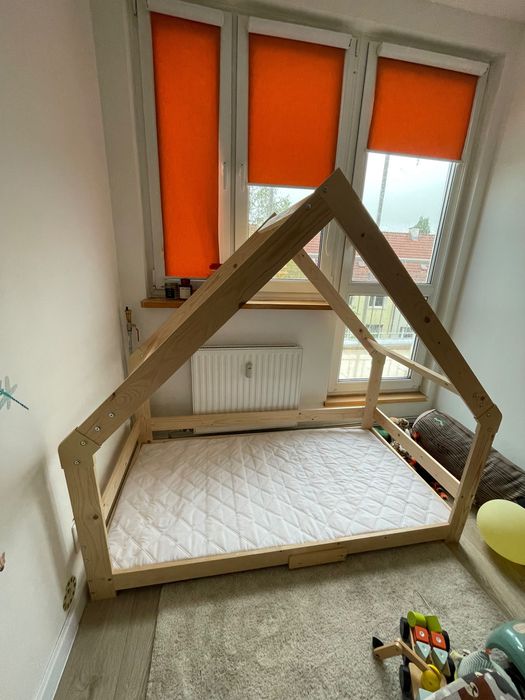 Łóżko domek dla dziecka drewniane 80x160 z materacem