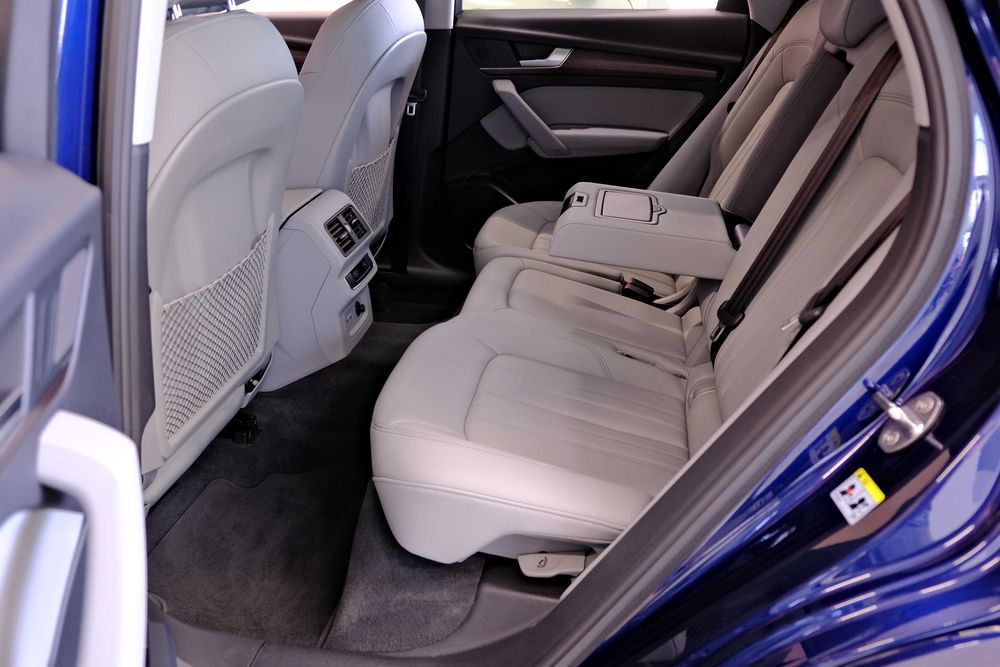 Audi Q5 2020 синя