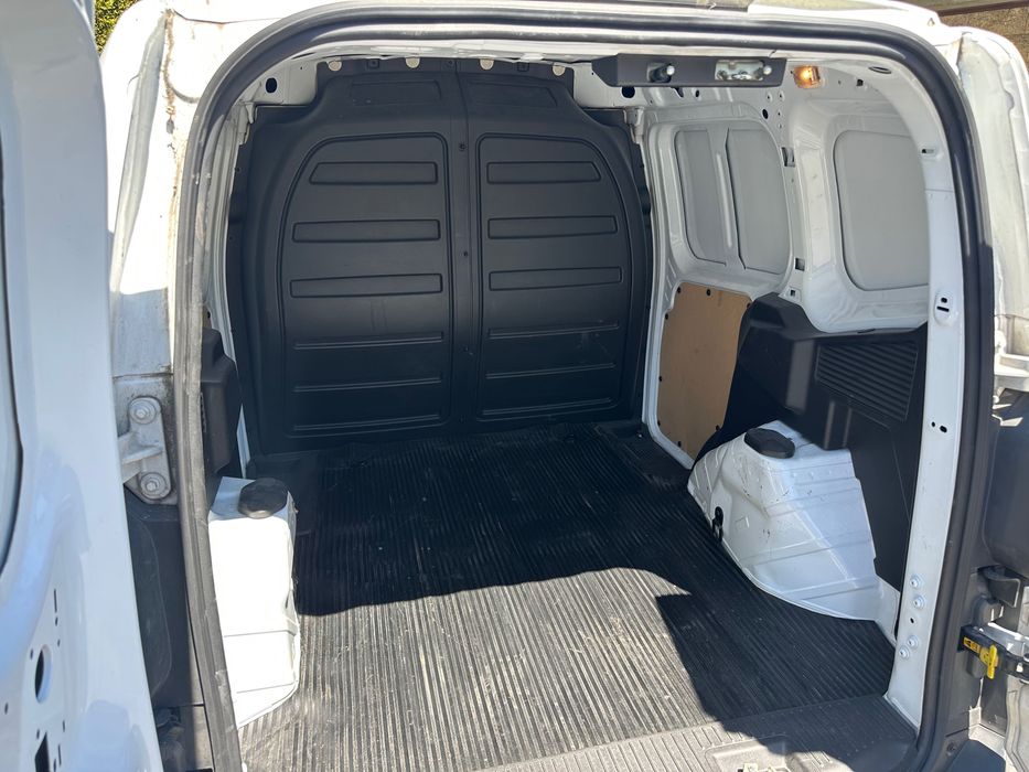 Ford Transit Courier 2018 OPORTUNIDADE!