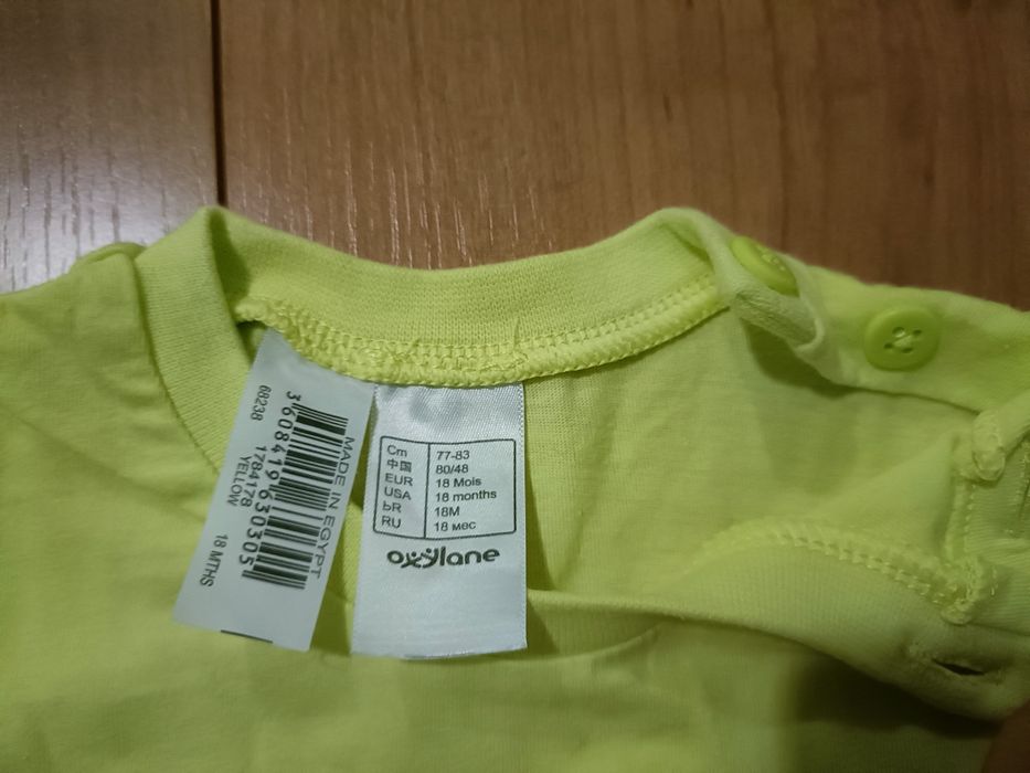 2 T-shirts (Decathlon e Zara) - 12/18 meses
