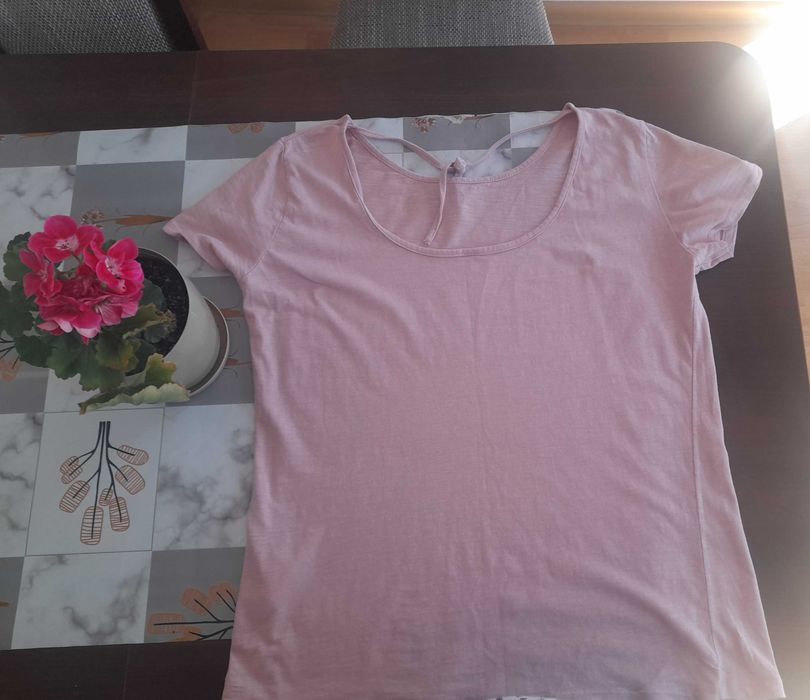 Lekki t-shirt damski