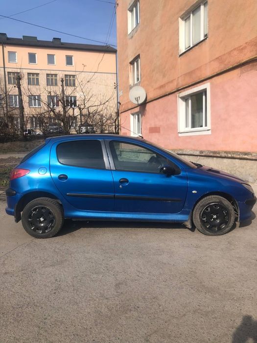 Синє пежо 206 1.4 газ бензин