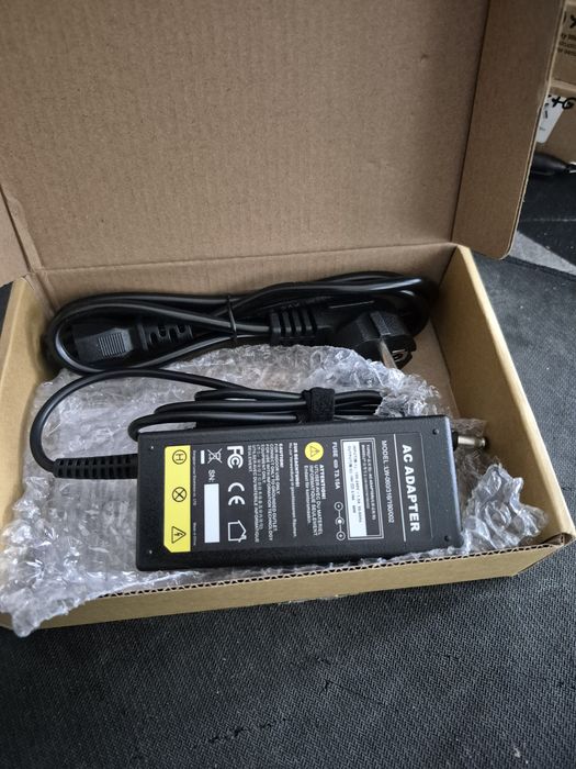 Nowy zasilacz do laptopa Samsung 19V 3,16A