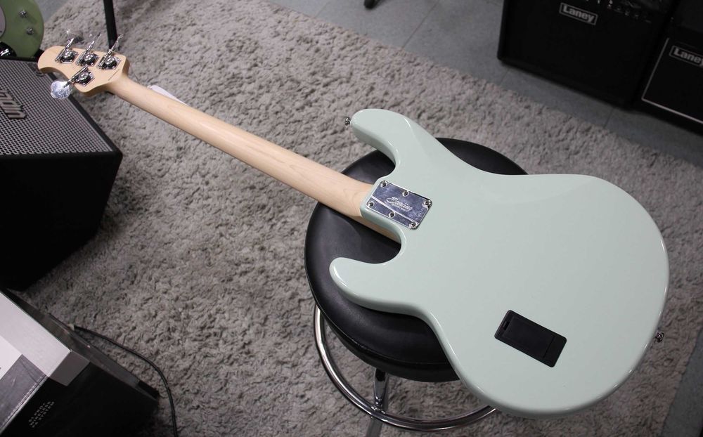 Gitara basowa Sterling by Music Man Ray 4 MG - nowa / mała wada kosmetyczna!