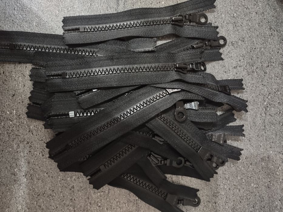 Zamek kostka czarny 12 cm