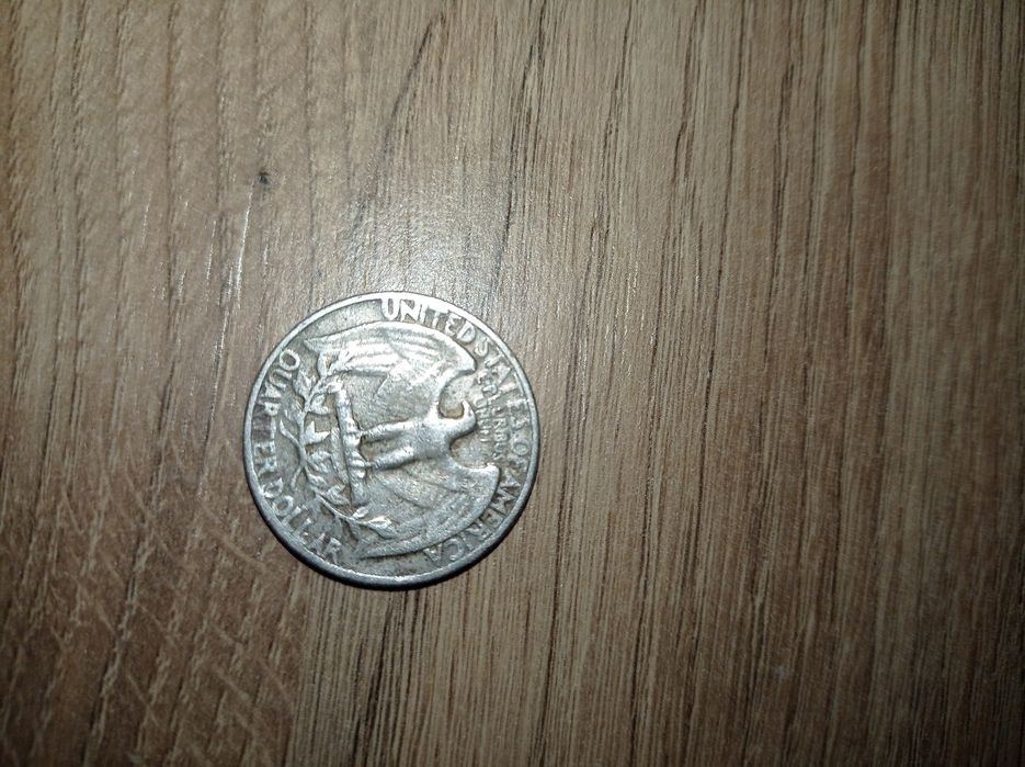Монета з Америки старовинна.