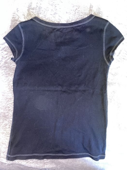 Czarna bluzka gap z biala nitka