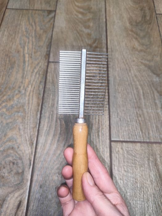 Расческа для вычесывания  шести у животных