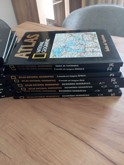 Vendo 17 volumes atlas Nacional Geográfico estado novo