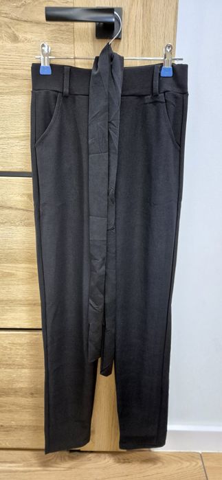 Niwe spodnie materiałowe s/M lub l/xl