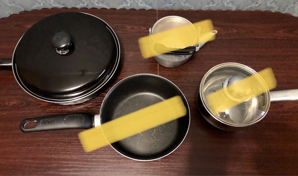 Сковорідки, кастрюлі, гусятниці